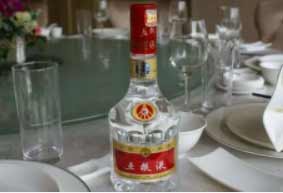 结婚用什么酒比较好？五款适合婚礼的白酒4.jpg