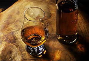 8.jpg 喝酒须有高尚情操,品酒常用的10种酒杯8.jpg