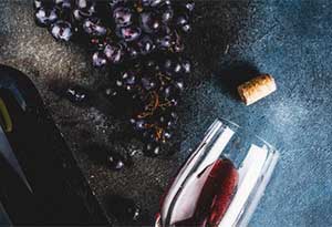 赤霞珠要用什么类型的酒杯来喝？赤霞珠怎么喝？ 