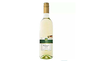 半甜白葡萄酒适合搭配什么食物一起喝？ 