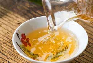 枇杷酒怎么做?枇杷酒的功效 枇杷酒怎么做?枇杷酒的功效 0.jpg
