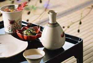 为什么有些酒喝完杯子有酒香，有些却是一股臭味？ 
