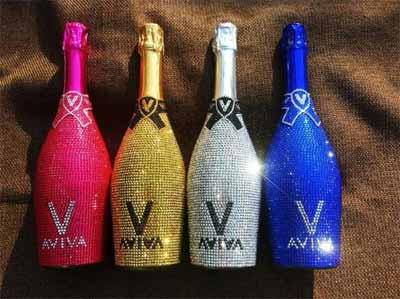 起泡酒怎么喝是正确的【冰镇到8℃用笛形香槟杯饮用最佳】2.jpg
