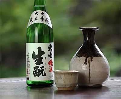 日本清酒度数只有18度，但后劲足一不小心就容易宿醉