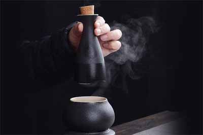 黄酒怎么喝最好，传统热饮最佳/冰镇或调酒也别有一番风味