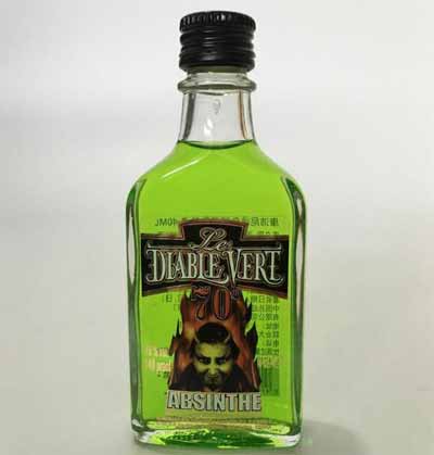 被称作魔鬼的苦艾酒，曾是梵高创作的重要支柱