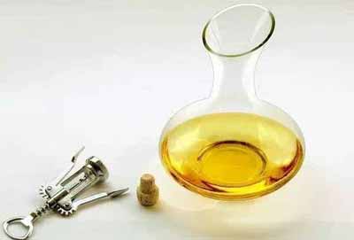 白葡萄酒需要醒酒吗，4种特殊情况一定要醒酒1.jpg