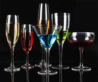 白葡萄酒杯、红酒杯、香槟酒杯各有什么特点？区别在哪里6.jpg