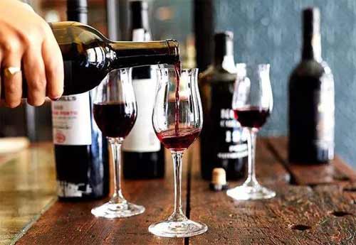 红酒开瓶2个月还能喝吗？【保存好的可以喝但基本不会好喝】