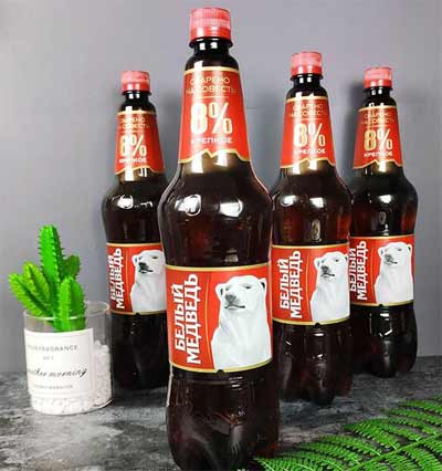 俄罗斯大白熊啤酒劲太大了，酒精度高达8度容量达2.5L2.jpg