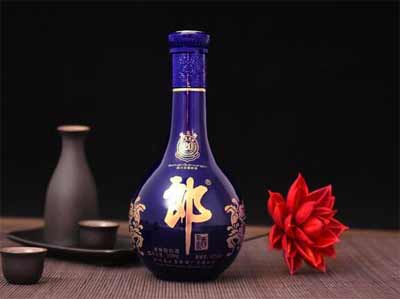四川青花郎酒价格表，品质对标飞天但价格略低一筹