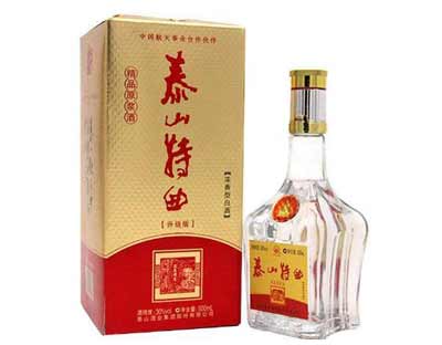 最新山东泰山特曲价格表大全，珍稀小窖池酿造的淡雅派口粮酒3.jpg