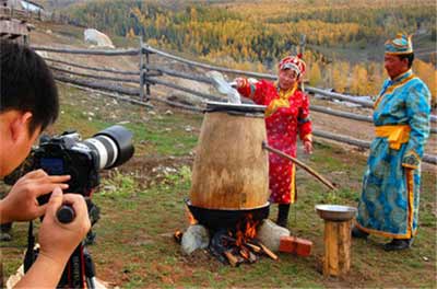 马奶酒好喝吗什么味道，中低度马奶酒好喝/高度如同喝白酒2.jpg
