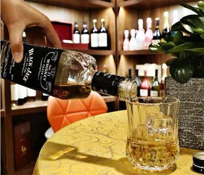 乌克兰blackjack酒多少钱，简单易饮的黑杰克威士忌只要60元4.jpg