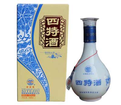 四特酒价格表大全图片，特在一口三香清香醇纯口感柔和细腻3.jpg