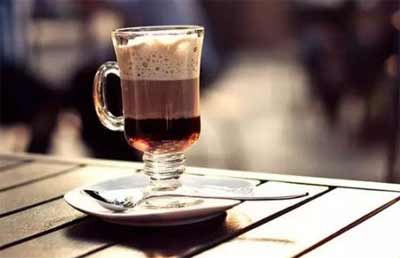 柯林杯是万能的长饮款鸡尾酒杯，鸡尾酒最重要的三款杯子不能少5.jpg