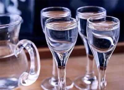 酒局上如何提高酒量，喝酒的三个小妙招让你酒量翻倍4.jpg