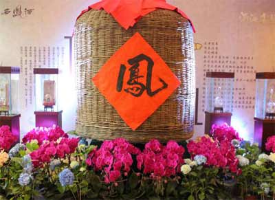 酒海是什么东西，特殊的大型白酒容器只能装酒不能装水2.jpg