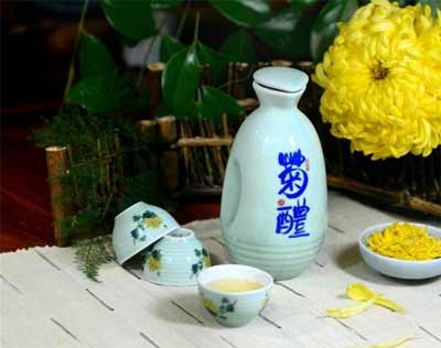菊花酒是什么节日喝好喝吗，重阳节的吉祥酒口感绵醇适饮很好喝2.jpg