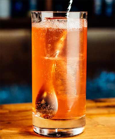 金巴利酒属于什么酒怎么喝，属于苦味利口酒最适合兑橙汁4.jpg