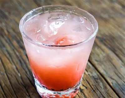 金巴利酒属于什么酒怎么喝，属于苦味利口酒最适合兑橙汁5.jpg