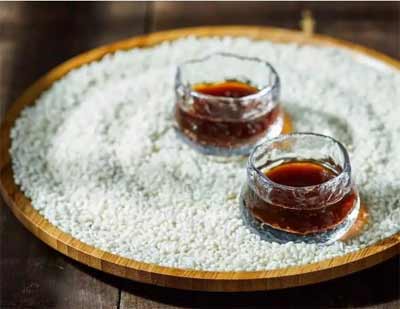 黄酒是什么酒，主要用米酿制的低度发酵酒是中国特有古酒2.jpg