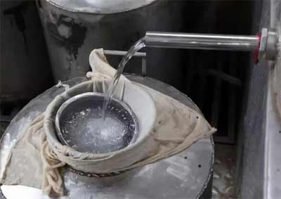 接酒几道酒比较好，第一道酒头最好但不适合直接喝(通常喝第二道)3.jpg