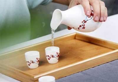 白酒口感怎样才是好酒，喝起来适口香味丰富回味较长的才是好酒5.jpg