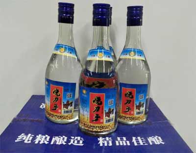 国产80度以上的白酒，东北纯高粱烧刀子闻一下都受不了3.jpg