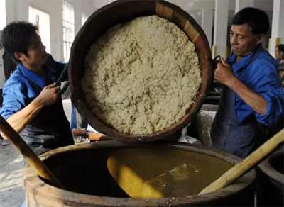 黄酒是怎么酿造出来的，传统酿造方式详解让你在家就能做5.jpg