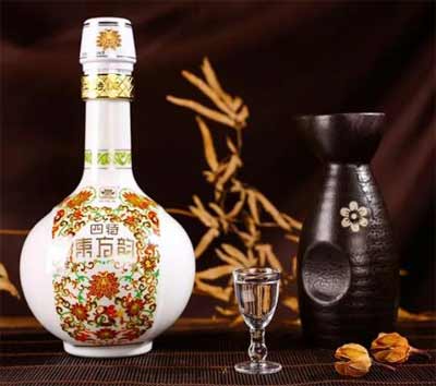 特香型白酒有哪些品牌，江西四特酒一口三香与众不同3.jpg