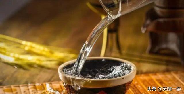 “白酒勾兑”与“酒精勾兑”是怎么一回事？如何辨别？