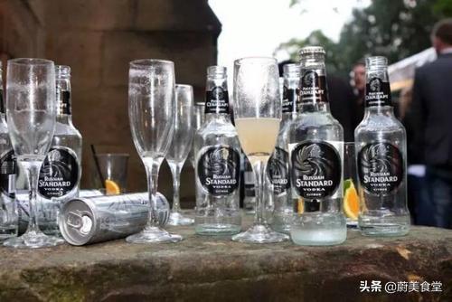 同样都是白的，俄罗斯的伏特加和我国的白酒，究竟有什么区别？