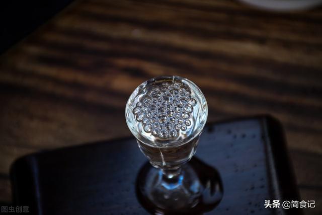 一杯白酒等于几瓶啤酒？怎么喝才不吃亏？教您最科学的计算方法