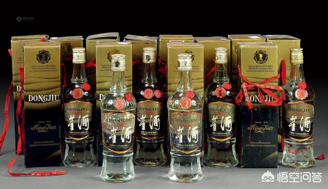 我有92年董酒一箱，到07年间陆续喝的只剩六瓶。请问目前估价多少钱一瓶？