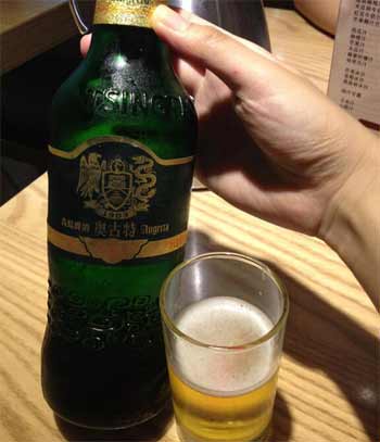 青岛啤酒奥古特和皮尔森哪个好，皮尔森更贵但奥古特口感更好3.jpg