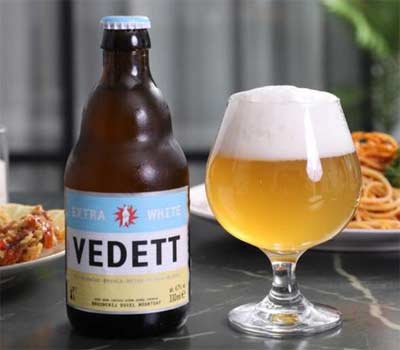 比利时小麦啤酒特点，添加香料和水果整体口感香甜中带一丝果酸2.jpg