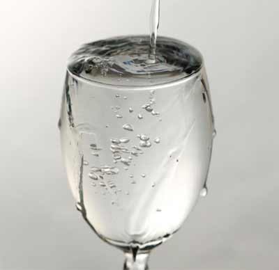 为什么纯粮酒没有酒花，只是度数不达标基本不存在酒精勾兑2.jpg