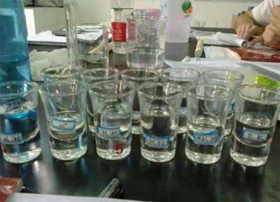 基酒怎么勾兑成白酒，添加调味酒来增香调味而不是三精一水2.jpg