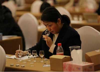 白酒品评的四个特点，快速/准确/方便/适用比仪器分析还靠谱1.jpg