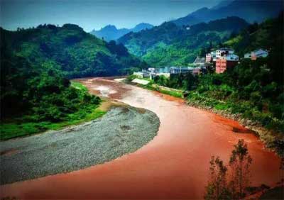 茅台酒原料主要有哪些，核心就是赤水河的水和红缨子高粱2.jpg