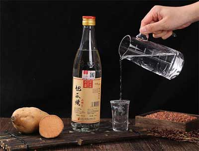 地瓜烧酒为什么不受欢迎，口感辛辣刺激本身品质不高1.jpg