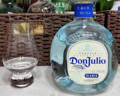 唐胡里奥珍藏白标龙舌兰酒和银标是不是一样的
