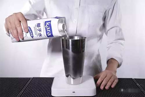 君度力娇酒兑什么好喝【樱桃茶饮制作配方】7.jpg