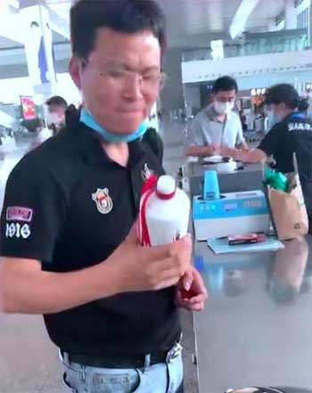 乘坐高铁可以带酒吗，可以带50度以下6瓶/50度以上2斤(散酒禁带)