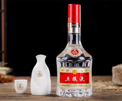 五粮液是什么香型的酒，是川派五粮浓香型白酒且是浓香型老大