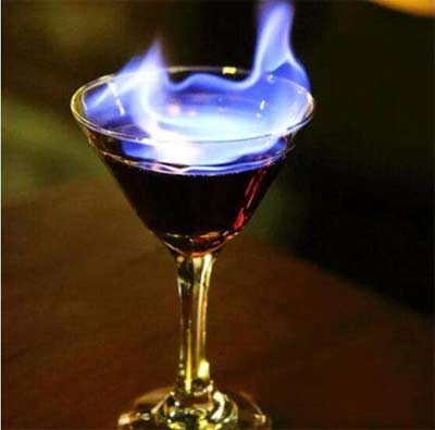 加利安奴力娇酒能调什么酒，最出名的就是彩虹酒和今夜不回家2.jpg