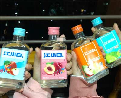 最新江小白酒价格表图片，热度下降但酒质得到大幅提高2.jpg