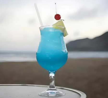 蓝色夏威夷鸡尾酒做法及口感