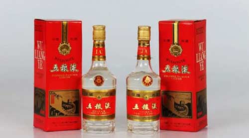 五粮液多少钱一瓶？52度价格一览表。经典五粮液/1618两款核心酒介绍